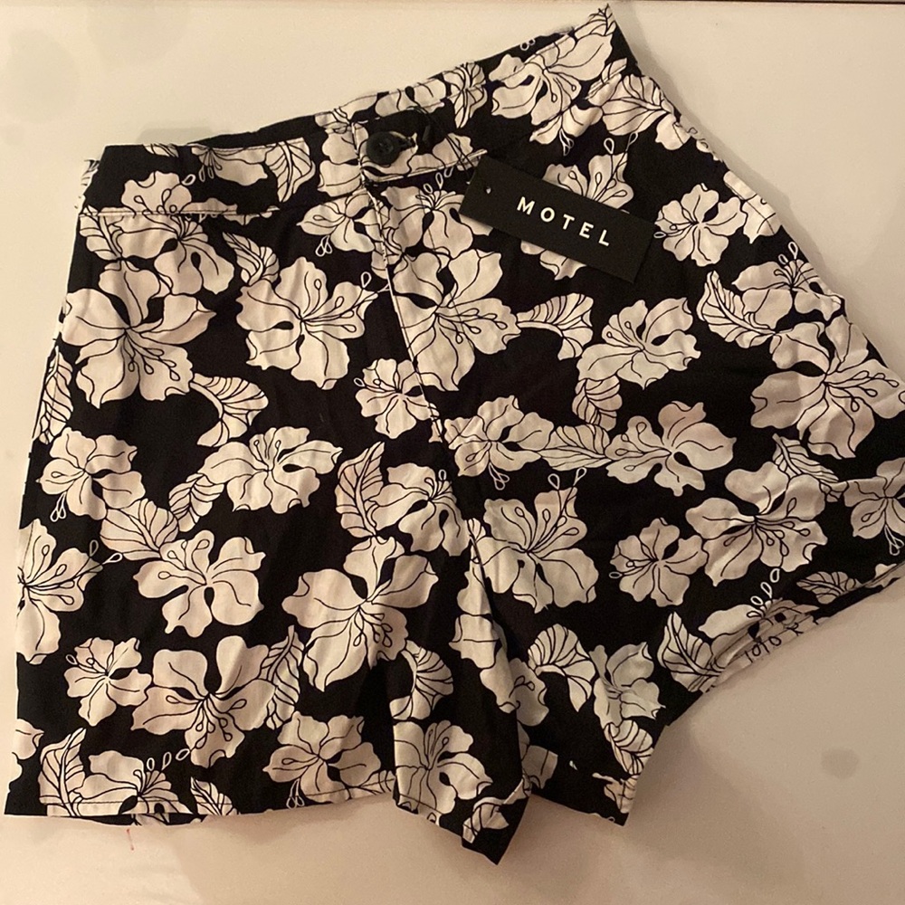 COPY - Motel Rocks “vacation” shorts - Hibiscus floral print black and white